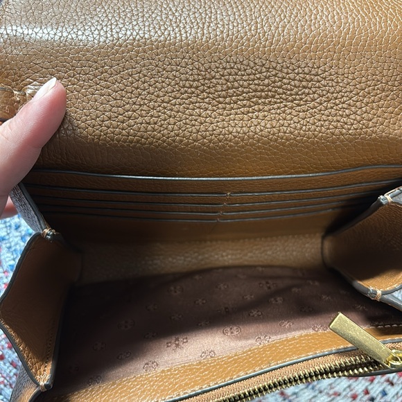 Tory Burch tan leather crossbody - Picture 9 of 10